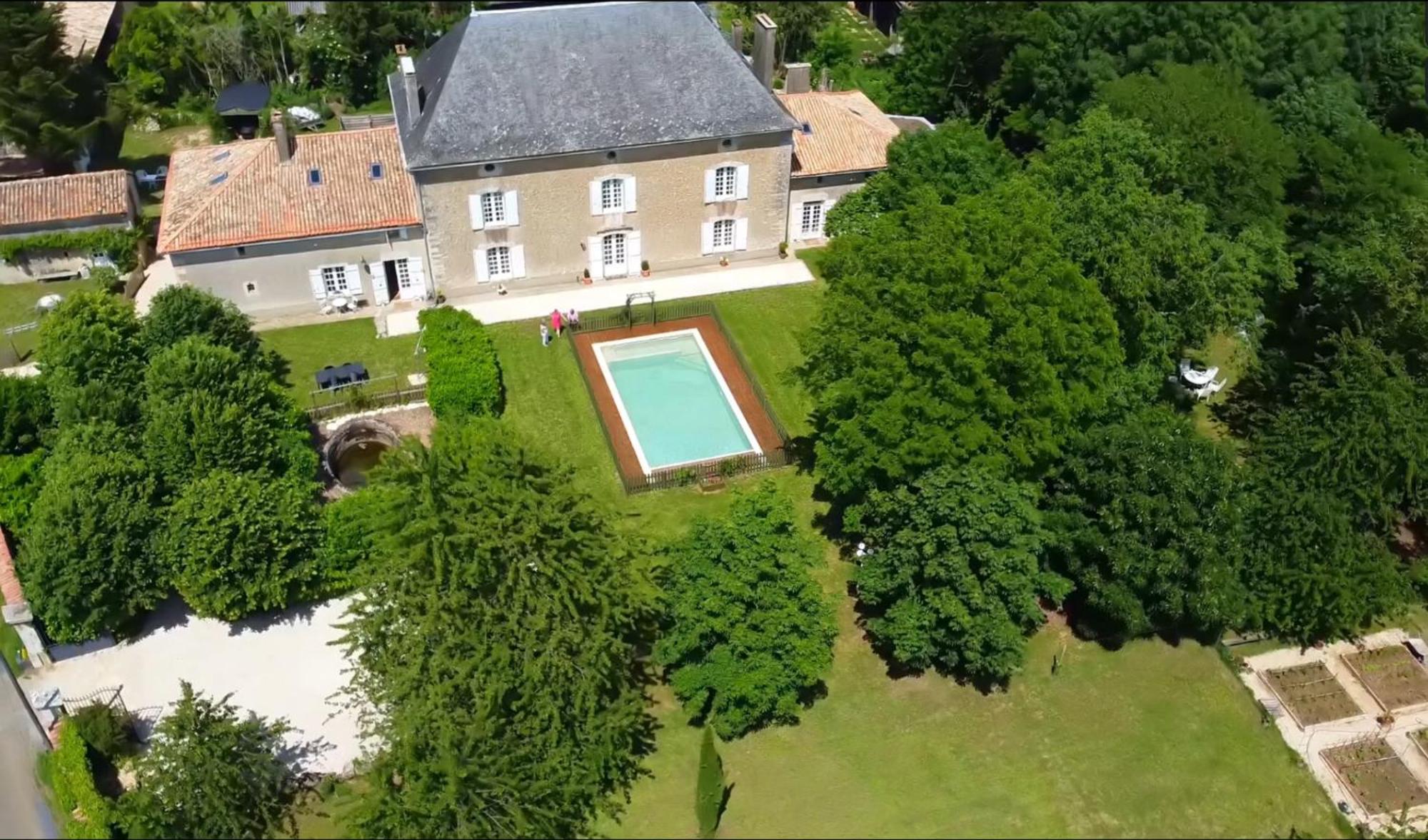 Holiday home Le Logis De Limalonges